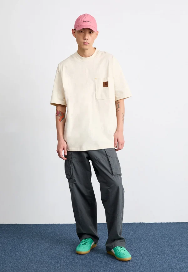 Футболка Carhartt бежева з кишенею