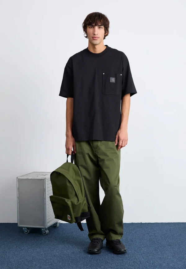 Футболка Carhartt чорна з кишенею