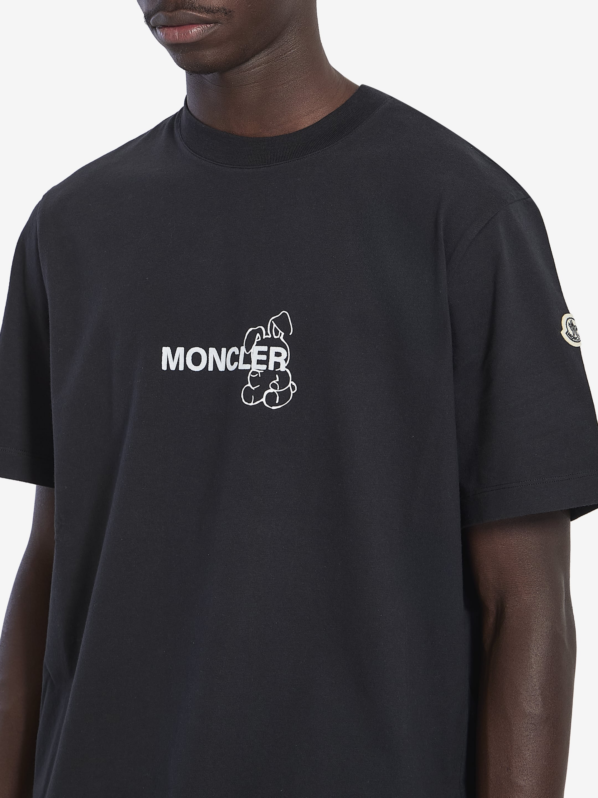 Футболка Moncler чорна з білими зайченятами